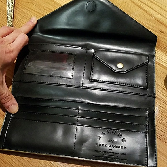 Marc Jacobs gold animal print wristlet - Picture 6 of 8